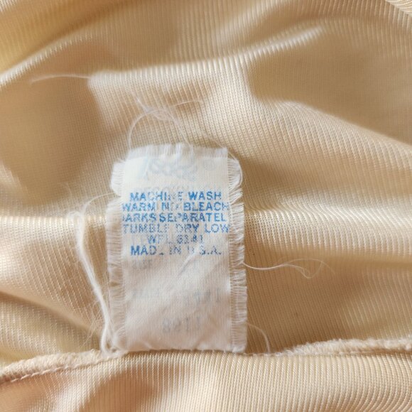 Vintage Leggs Beige Nylon Half Slip XL 23" Length Made in USA - Picture 7 of 7